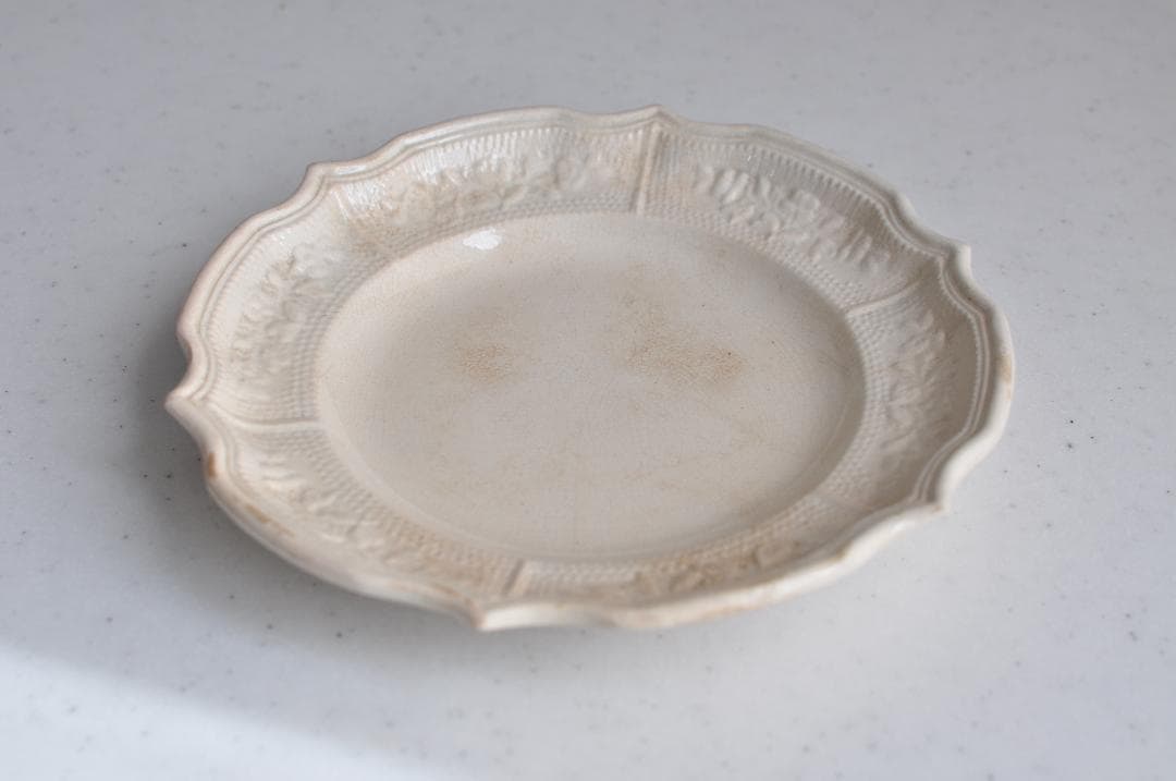 フランスアンティーク　ランヴェルヴィレー　１９世紀　レリーフ皿　　 (3549)