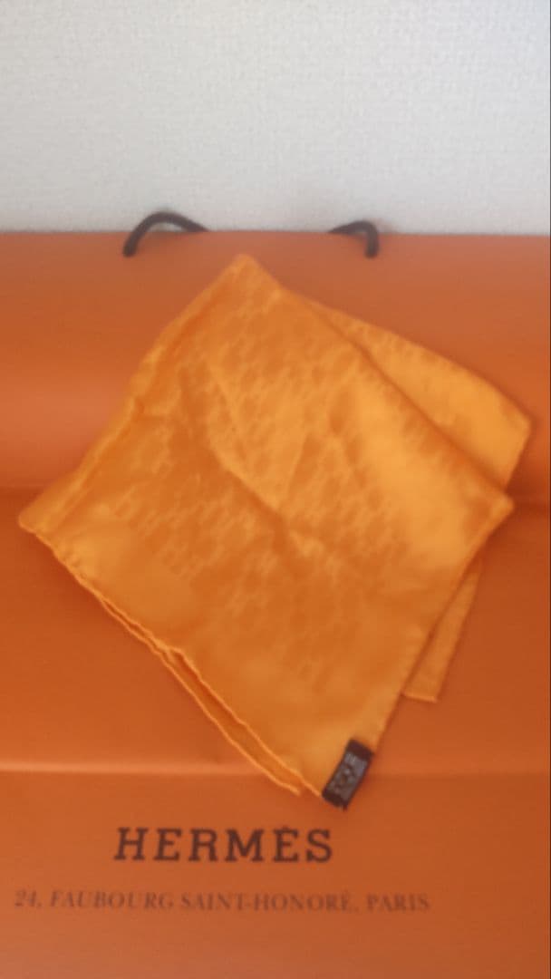 【極美品】エルメス　グランH スカーフ　ハンカチーフ　オレンジ　シルク100％