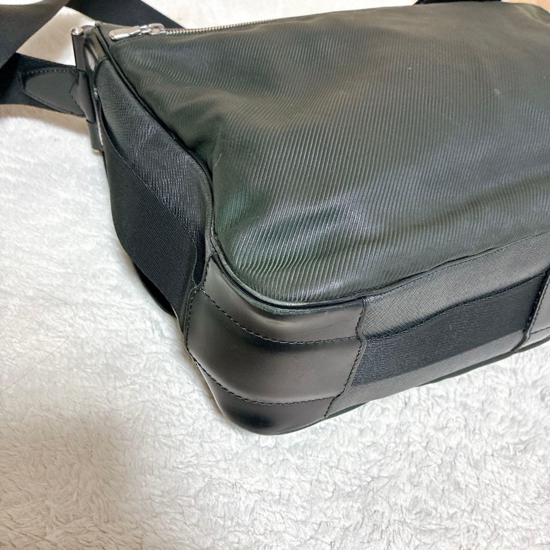 ルイヴィトン　デルスー　タイガ　ショルダーバッグ　メッセンジャーバッグ