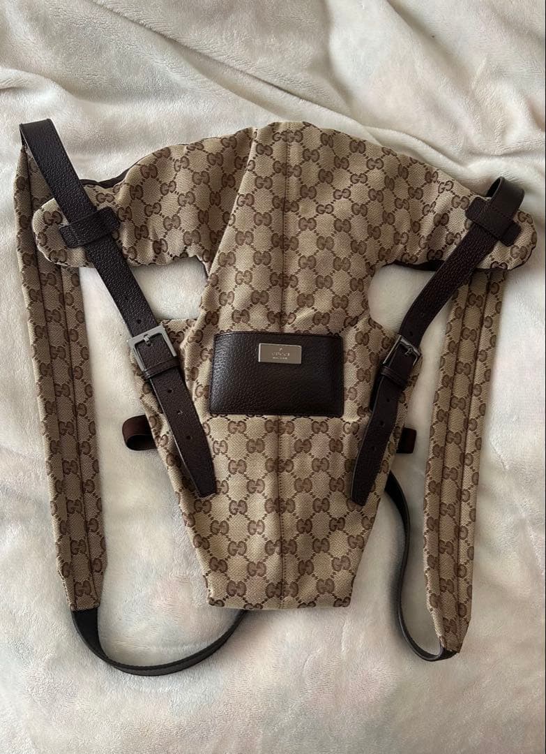 か*ち様 GUCCI 抱っこ紐 美品 袋付き