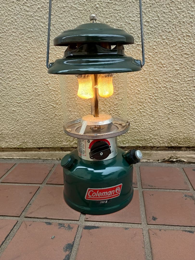 コールマン　MODEL286.288 ツーマントルランタンです。