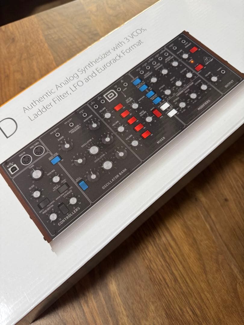 Behringer model D アナログシンセサイザー 3VCO