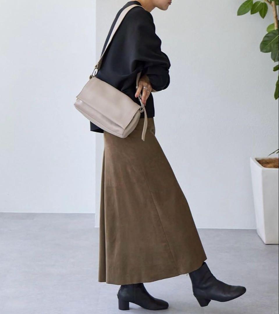 新品　BEARDSLEY ショルダーバッグ　レザーボディバッグ ベージュ　正規品