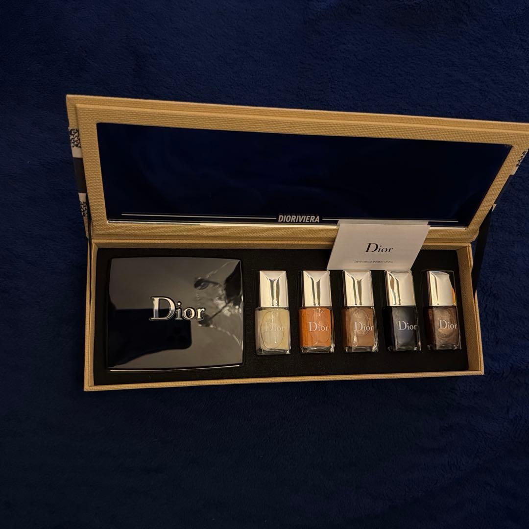 DIOR限定コフレ　ディオリビエラ　アイシャドウ　ネイルエナメル　新品・未使用