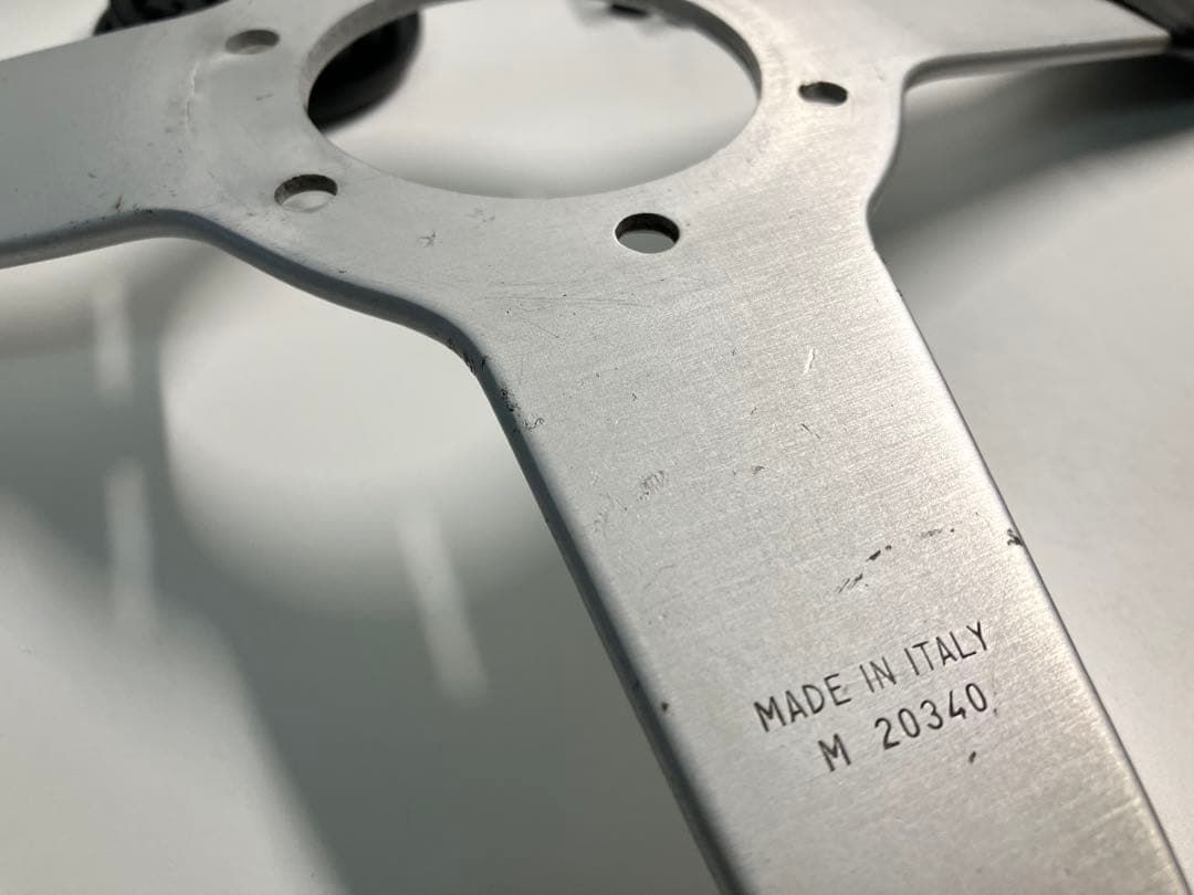 フェラーリ MOMO モモ ステアリング 365BB/ホーンボタン/NARDI