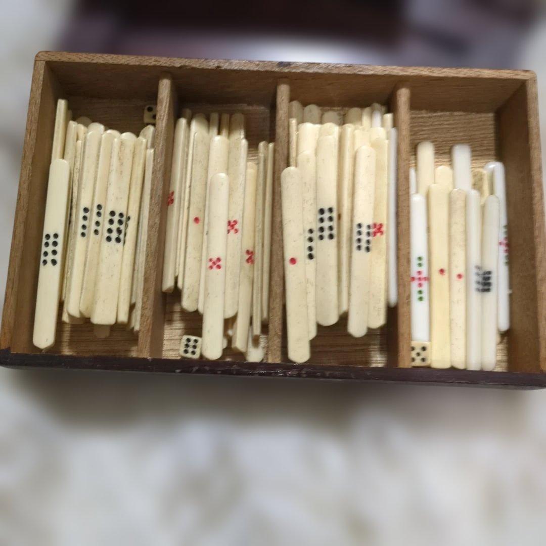 麻雀牌 麻雀パイ 唐木箱 骨面 背竹 時代物 アンティーク 中国　高級
