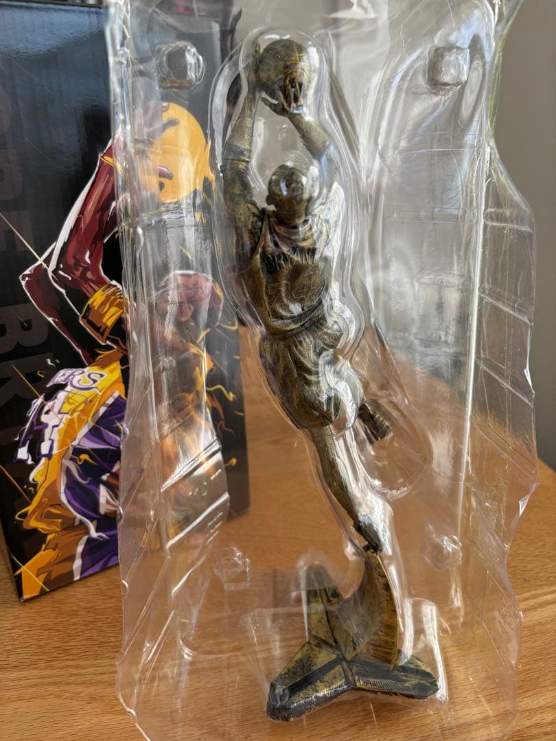 コービー・ブライアント　銅像　フィギュア　NBA 26センチ