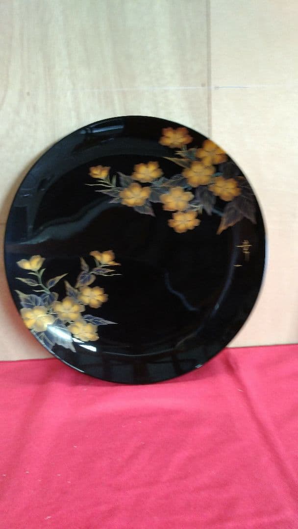 漆塗り蒔絵飾り皿