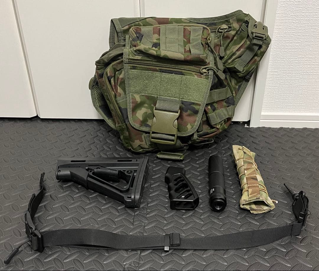 【おまけ付】陸自迷彩ワンショルダーバック+各種パーツ