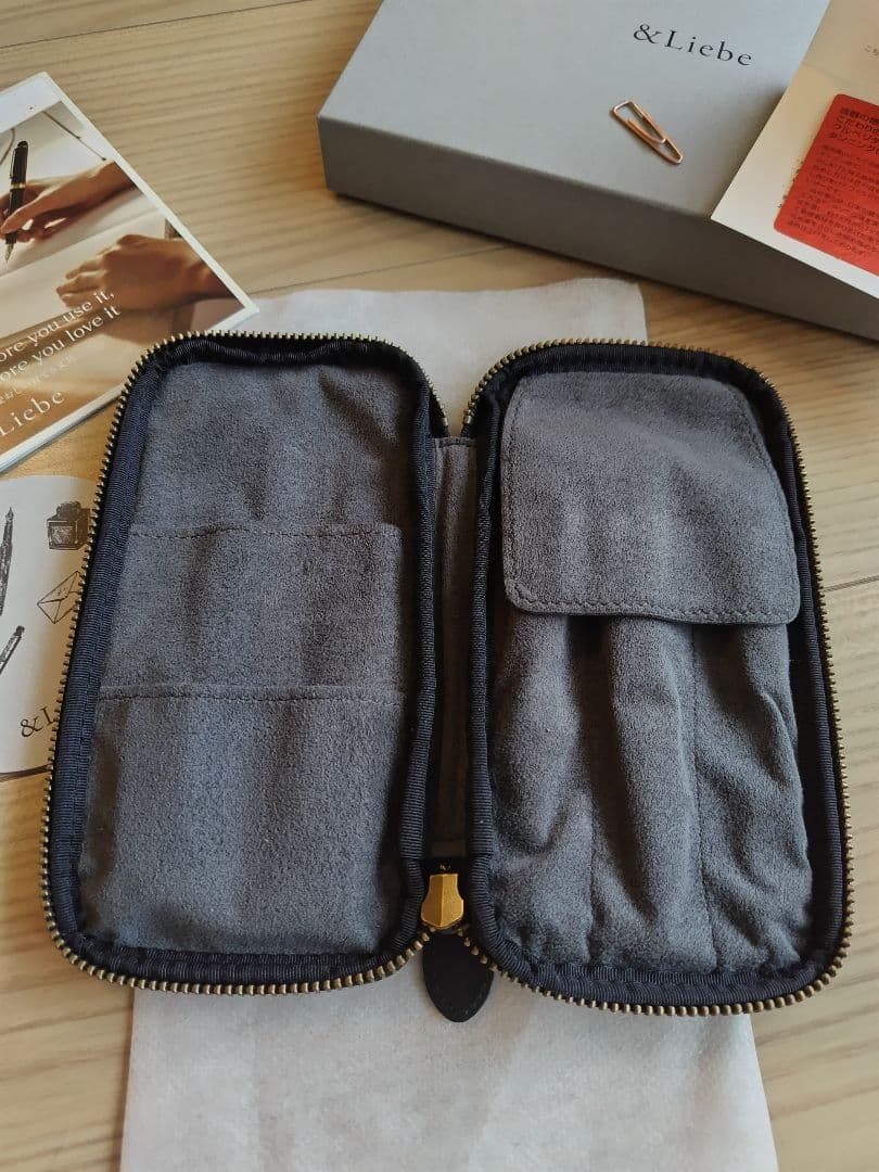 美品 &Liebe ジップペンケース ブラック