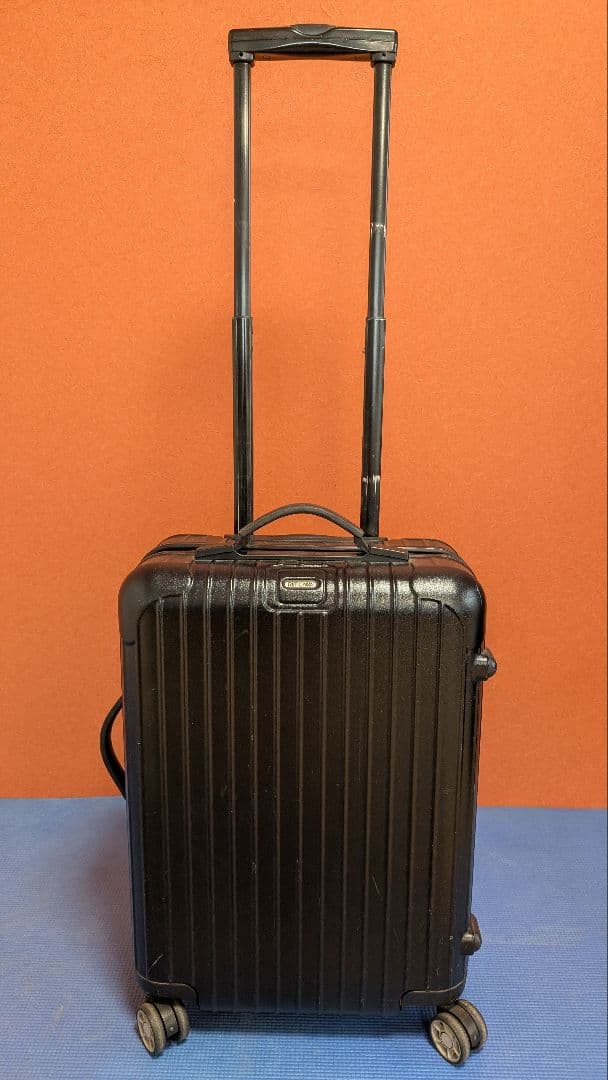 RIMOWA ブラックキャリーケース