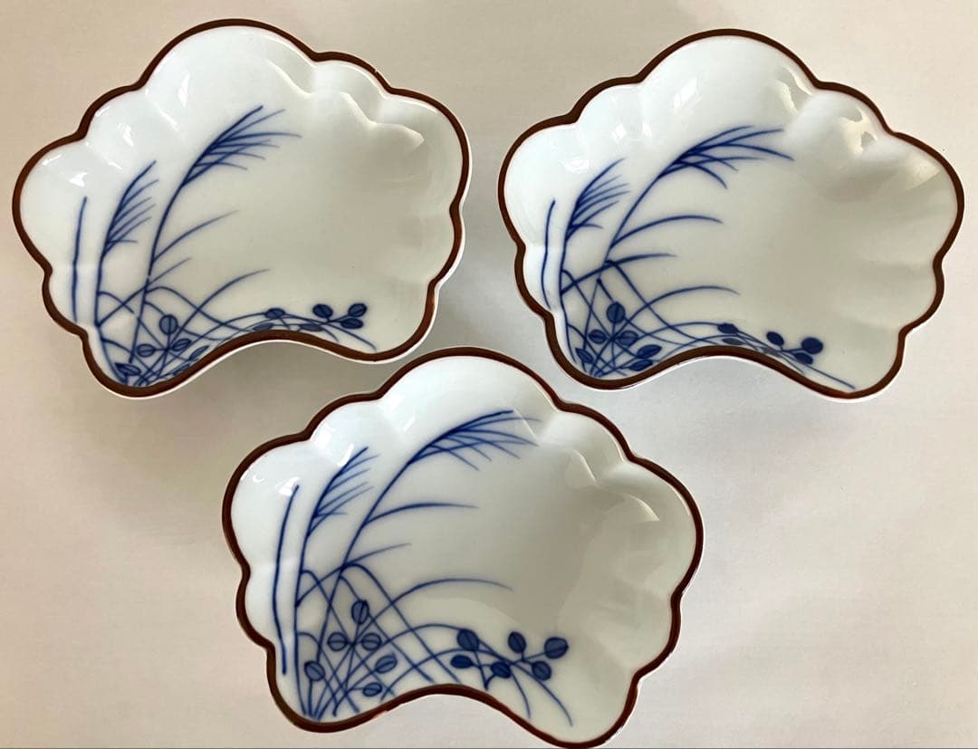 辻製磁社★形変皿★柄違い3セット★リスブドウ★ウサギ★牛★笛★有田焼