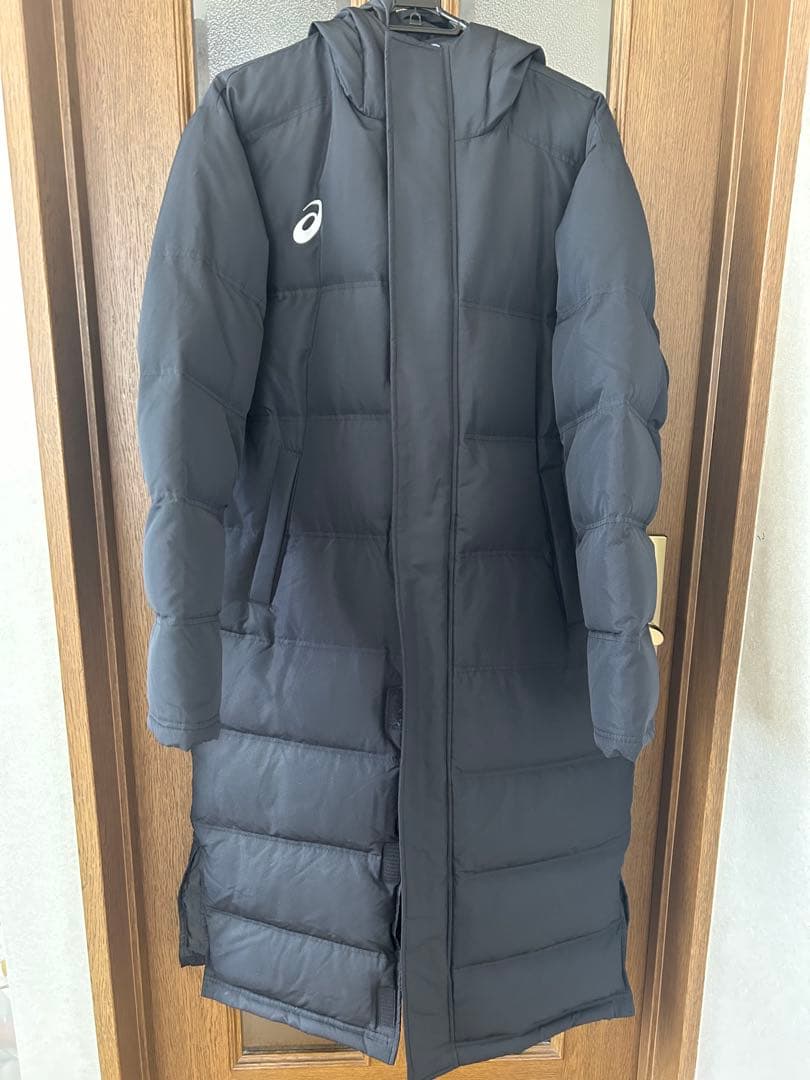 asics 黒 ダウンコート
