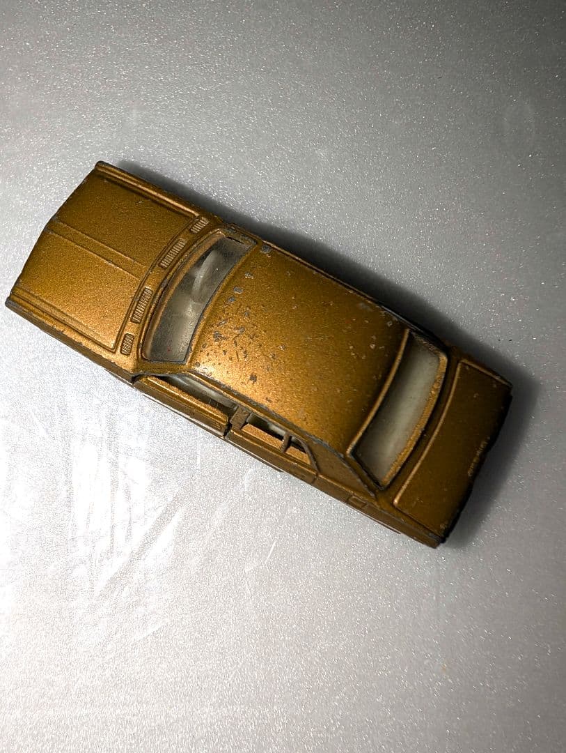 【ゆう@✨まとめ買い割り！✨】トミカ　日産セドリック　No.33 香港製