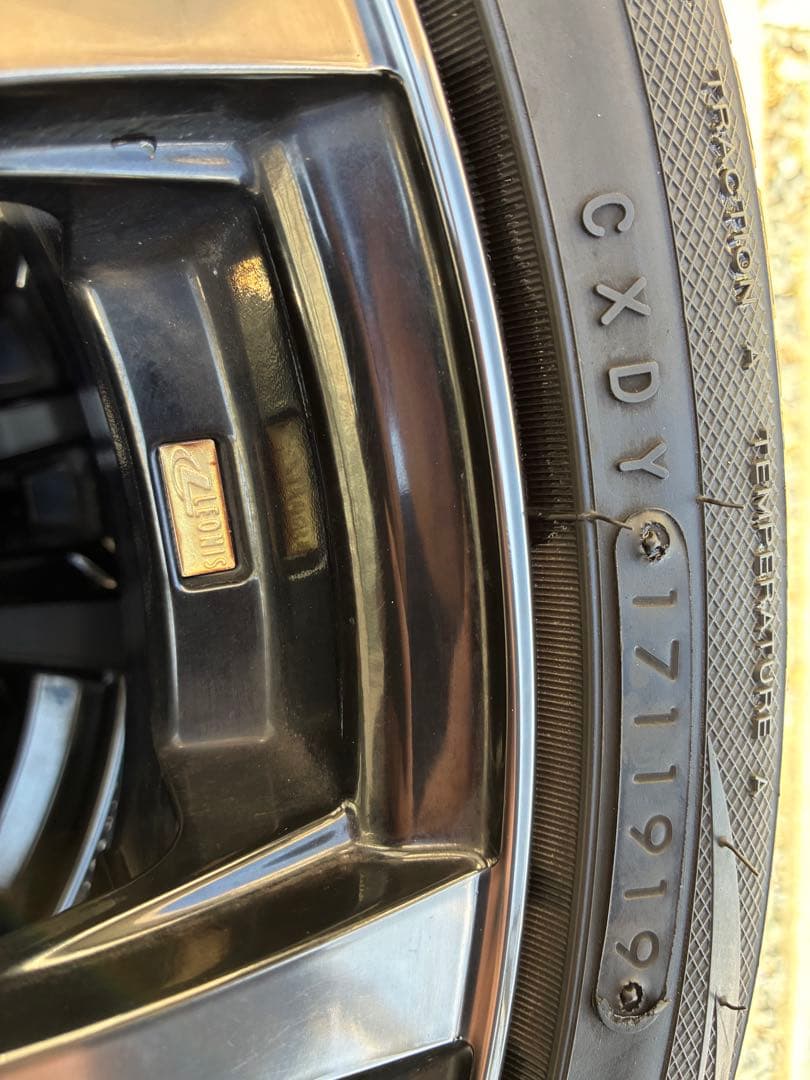 16インチ　レオニスUC トーヨータイヤ セット