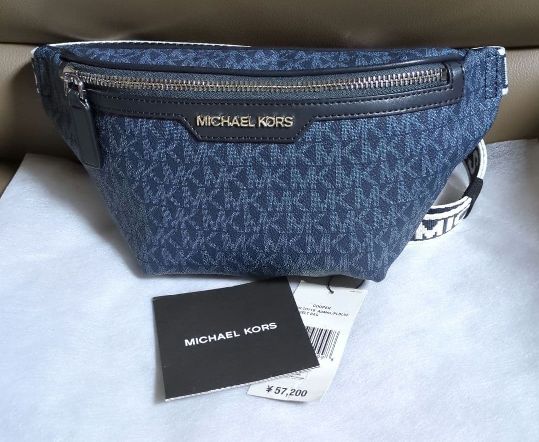 新品. Michael Kors. ボディバッグ