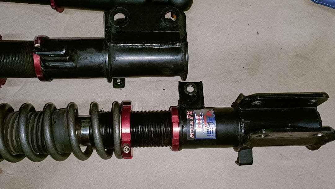 ZVW30 コイルオーバーサスペンションキット