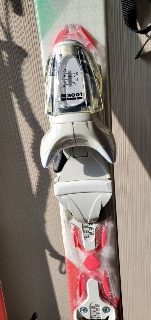 女性用スキー靴・スキー板・ビンディング・ヘルメット・ゴーグルセット