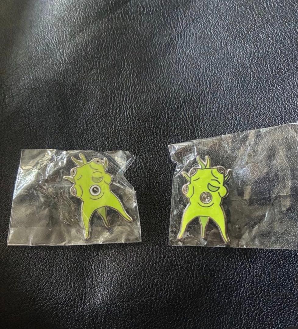 激レア レネピンバッジエラー品 ＆ レネピン正規品 2個セット