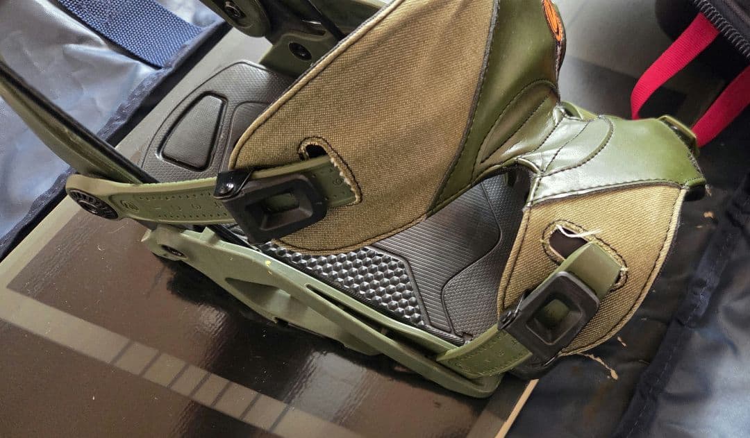 FLOWスノーボード ビンディング ケース付き