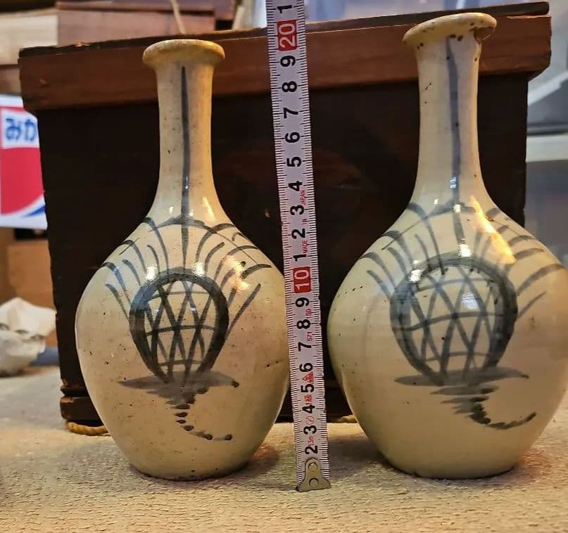 江戸初期から中期 古伊万里徳利(俗称パイナップル絵柄)一対