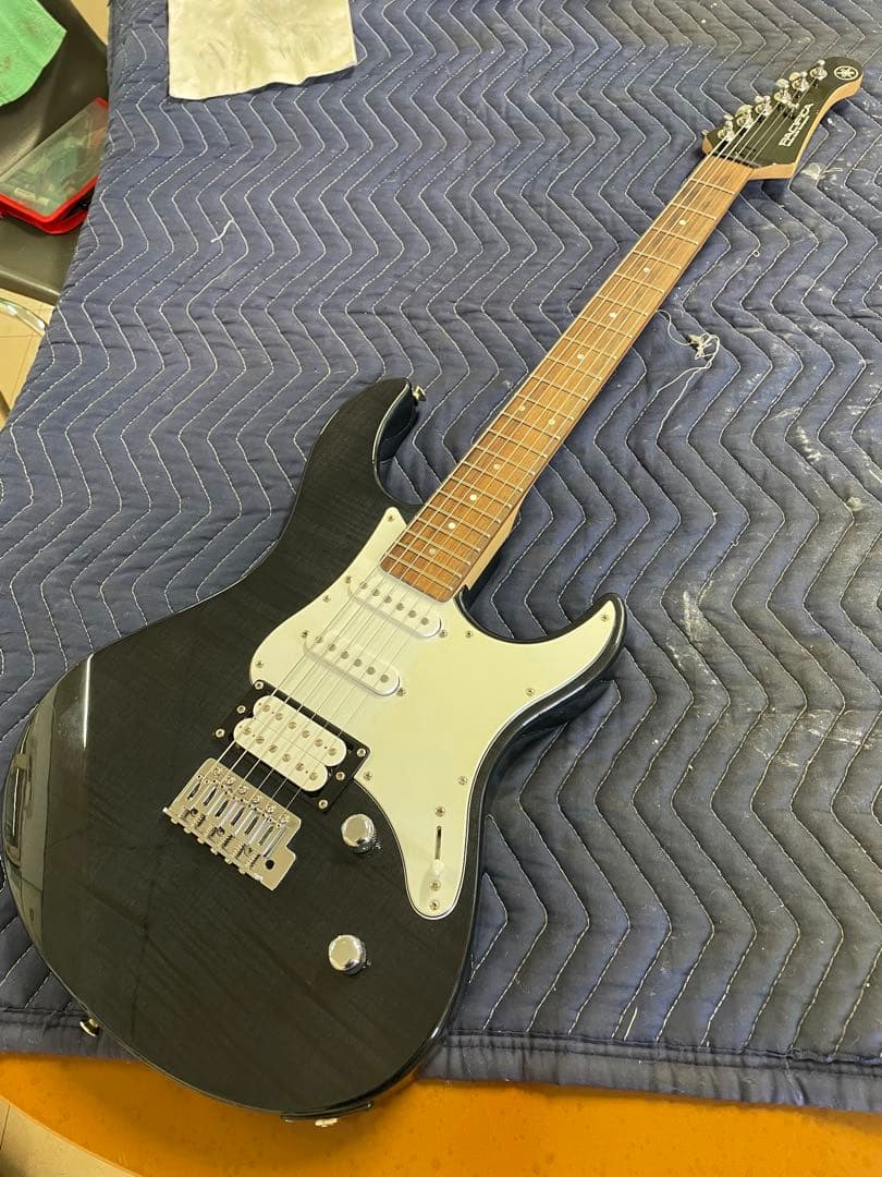 ギター Yamaha PACIFICA PAC212VFM