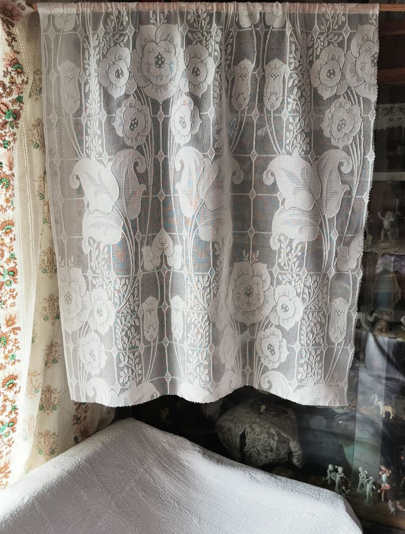 アンティーク マドラスレース アールヌーヴォー花紋 格子枠 カーテンパネルクロス