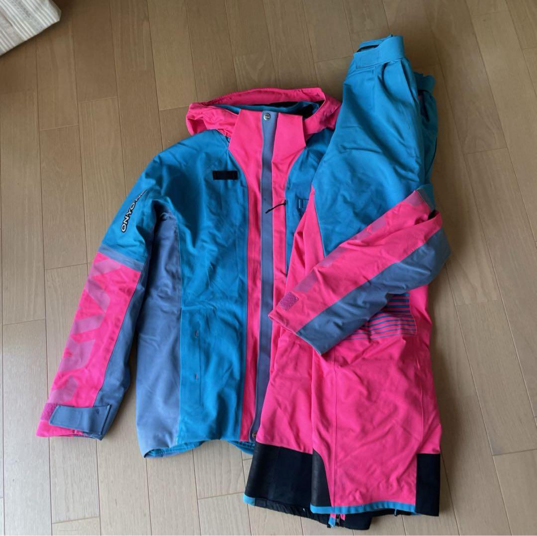 オンヨネ　ONYONE スキーウェア　デモチーム　サイズO 中古