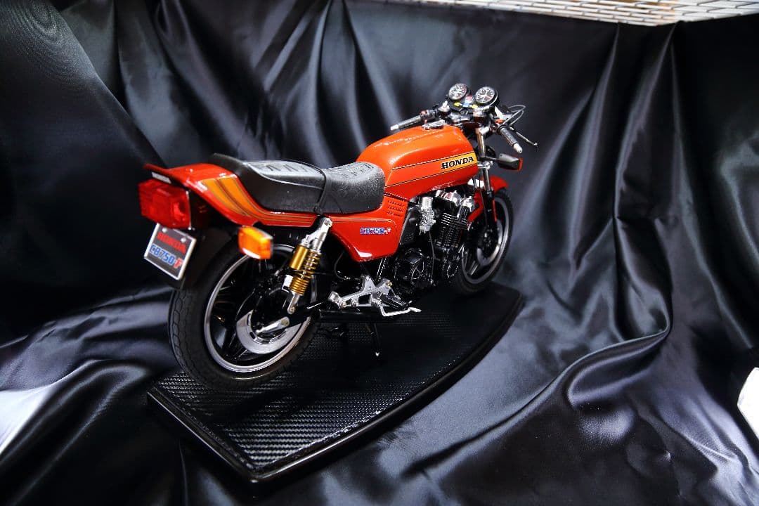 タミヤ1/6 HONDA CB750Fバリバリ伝説巨摩郡仕様　プラモデル完成品
