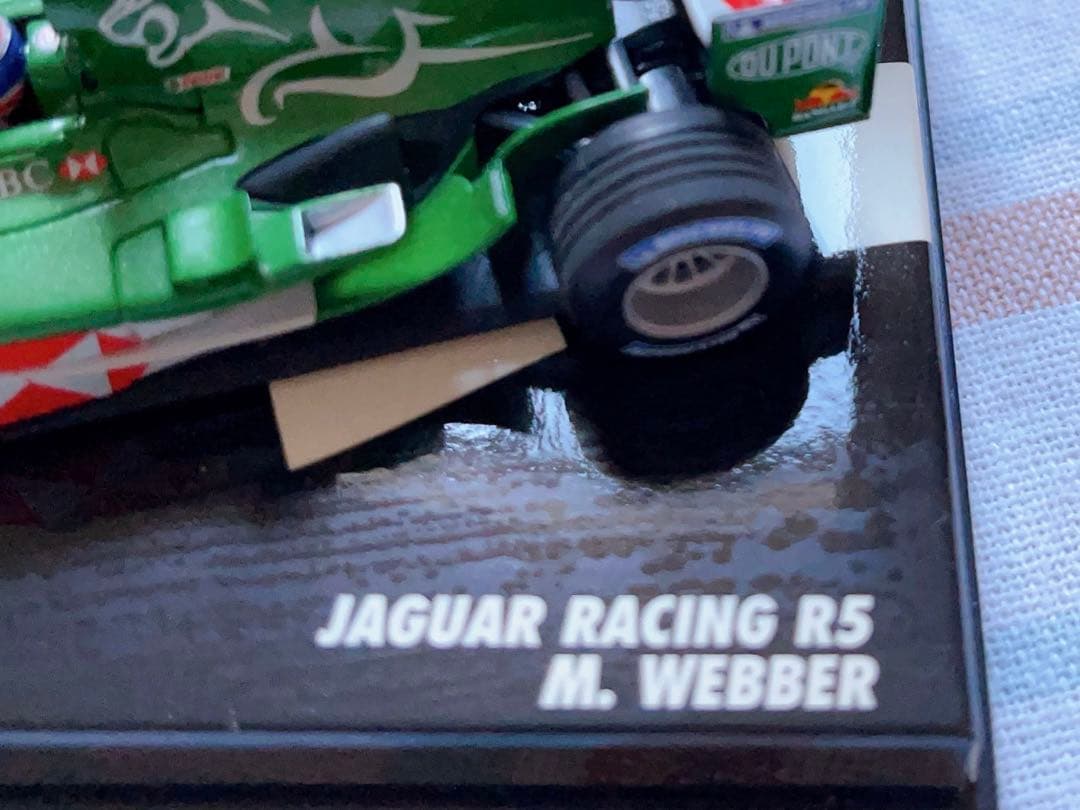 ミニチャンプス 1/43 ジャガー・R5・コスワース マーク・ウェバー 2004
