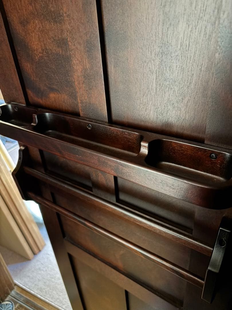 ダークブラウン扉付き収納　北海道民藝家具　洋タンス