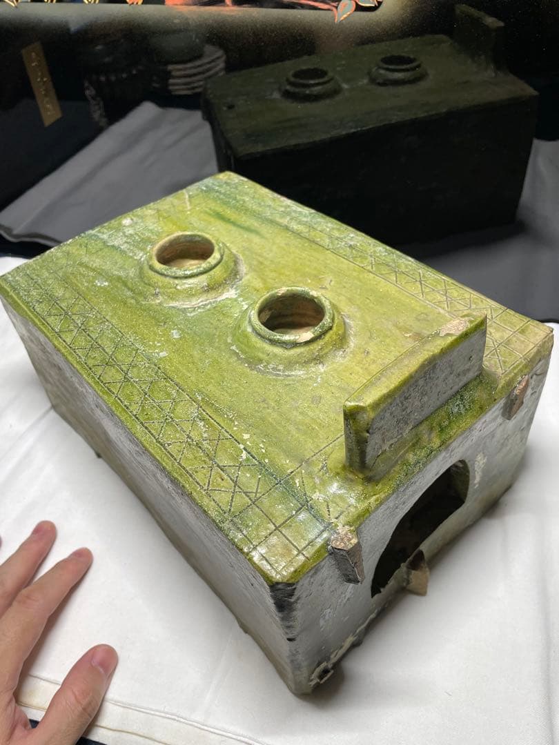 漢緑釉。灶台。漢時代。陶器。古美術。骨董品。舊家蔵出し。稀少品。