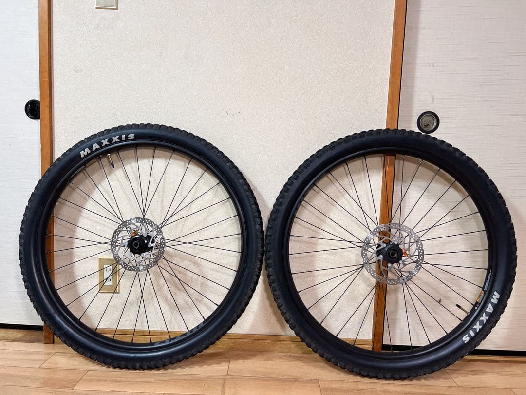 マキシス ミニオン DHF タイヤとシマノ WTB ST i30