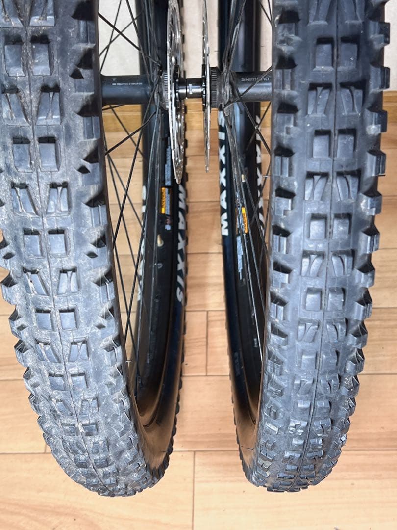 マキシス ミニオン DHF タイヤとシマノ WTB ST i30