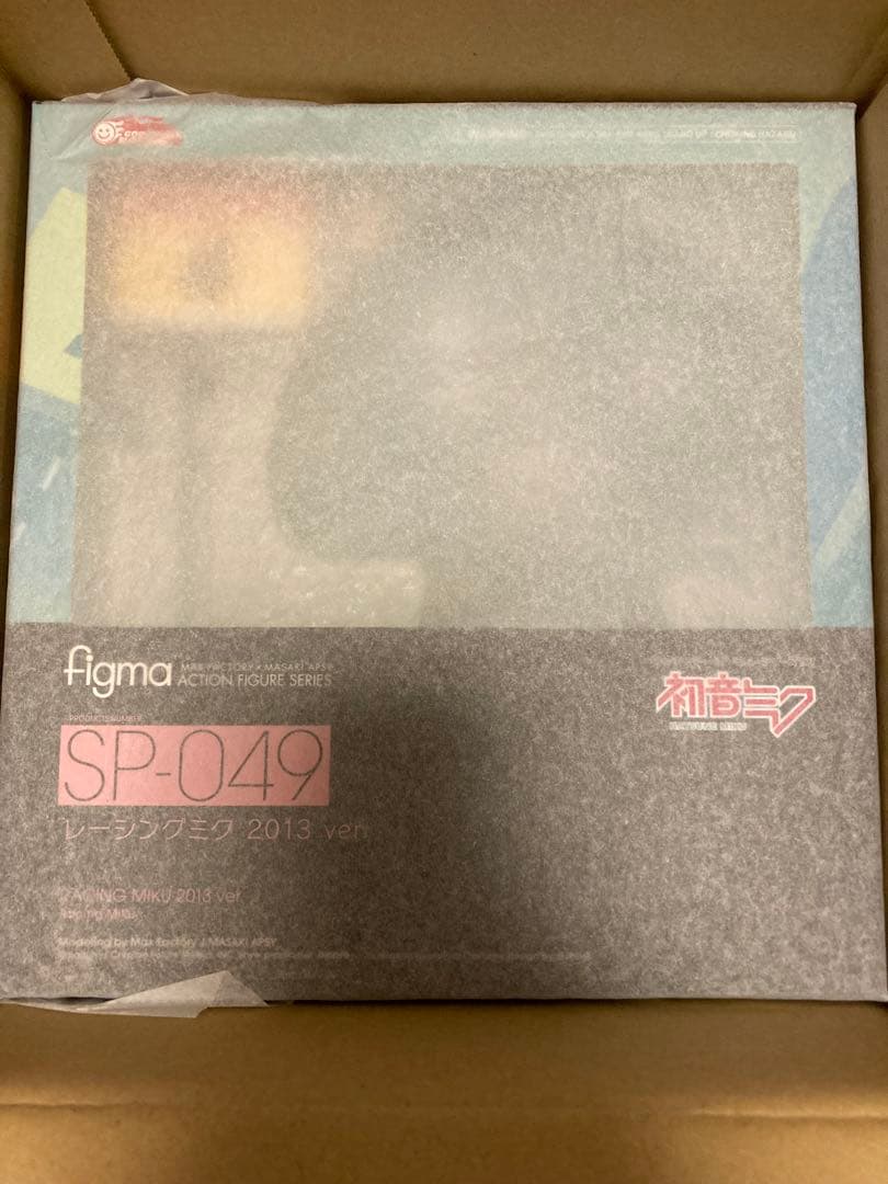 figma レーシングミク 2013 ver. フィギュアとラバーストラップ