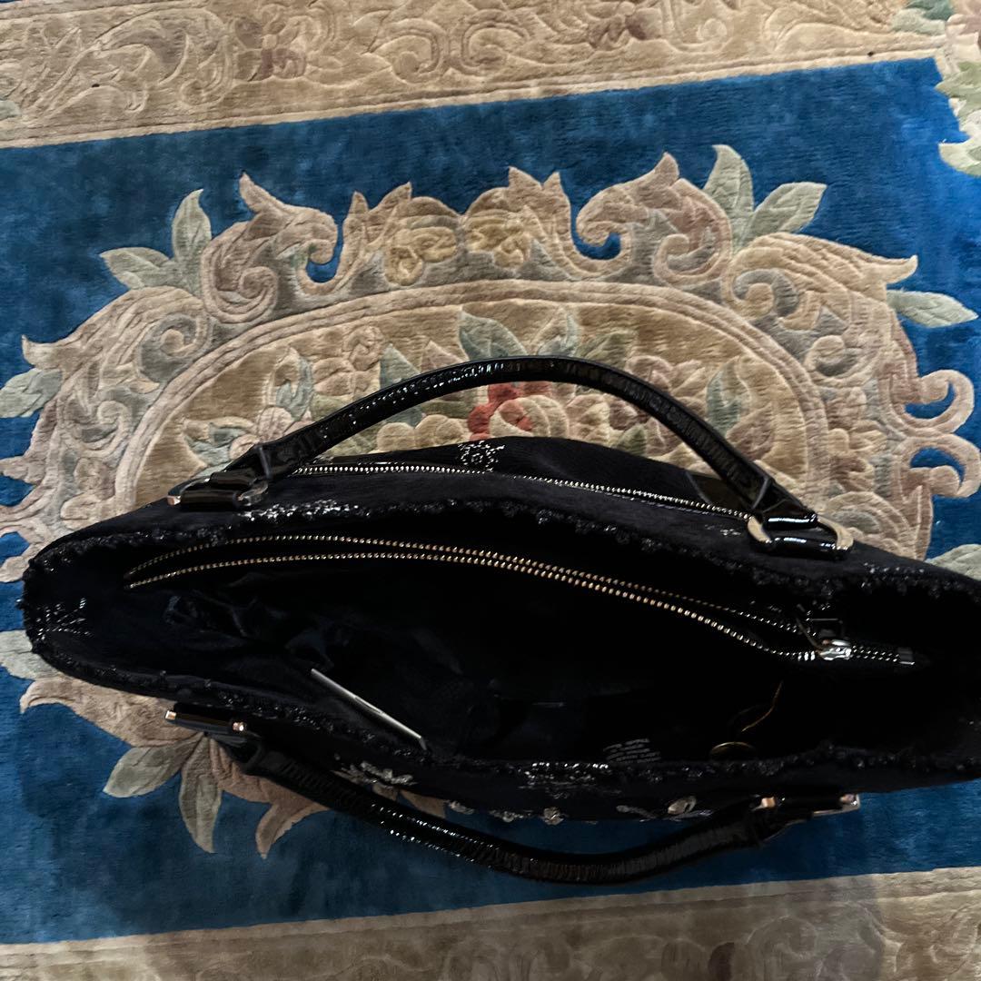 Think Bee! 雪の結晶刺繍の黒いベロアバック （アナと雪の女王シリーズ）