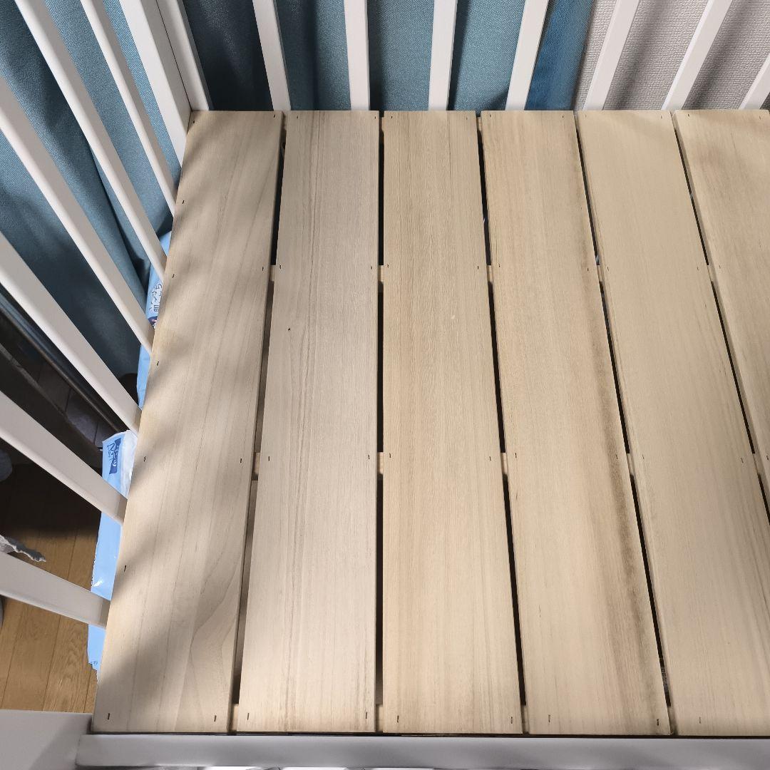 みぃです。カトージ ベビーベッド ハイポジション ハイシート ホワイト