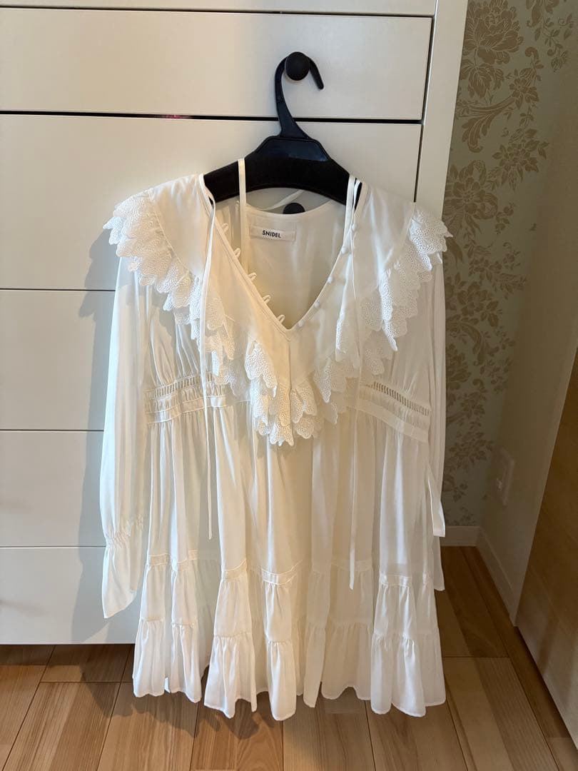 snidel コットンライクラッフルカラーチュニック