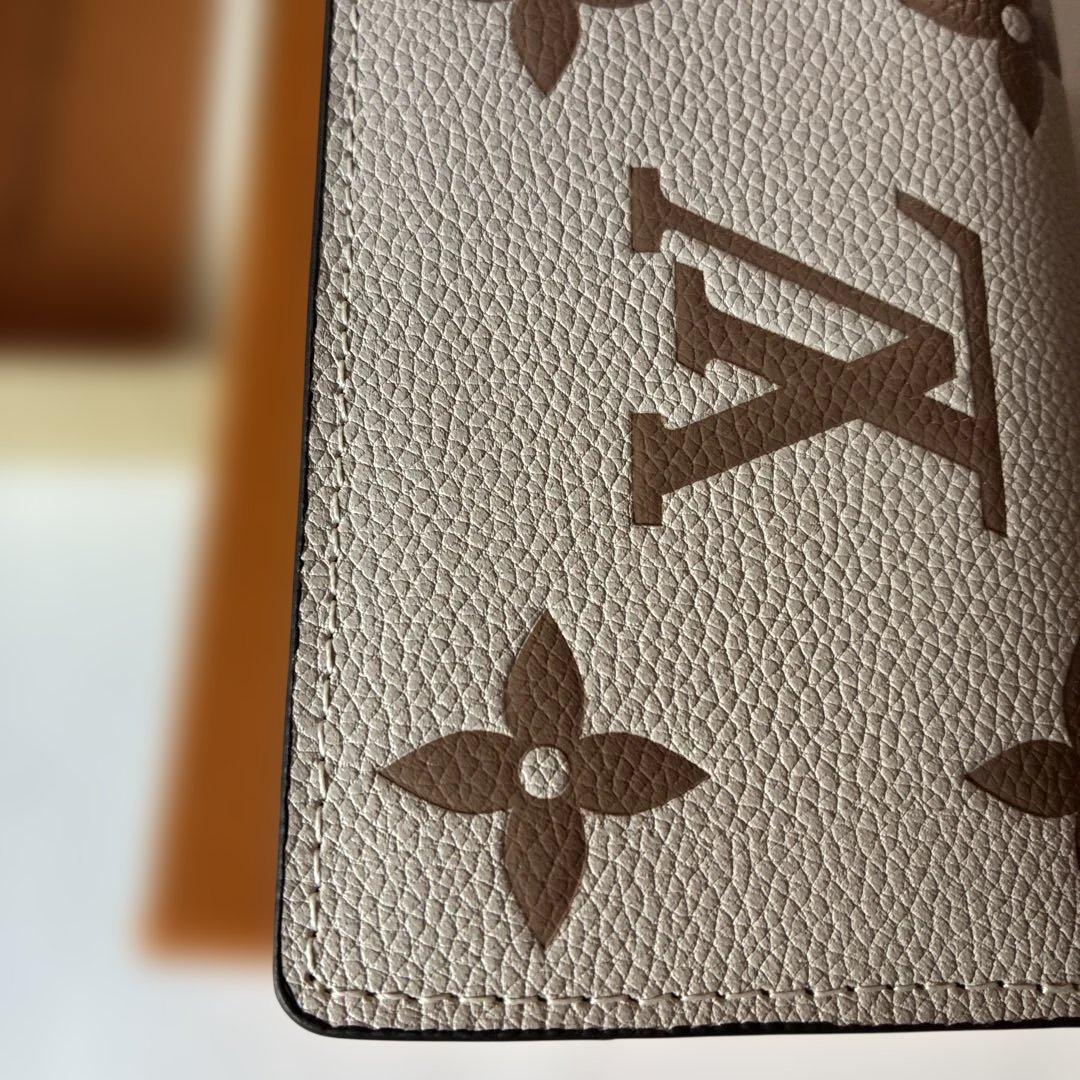 ゆささん専用 ルイ・ヴィトン「ポルトフォイユ・クレア」　財布 ノベルティ