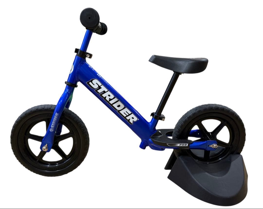 ★美品 ストライダー プロ ウルトラブルー キックバイク 12インチ アルミ製