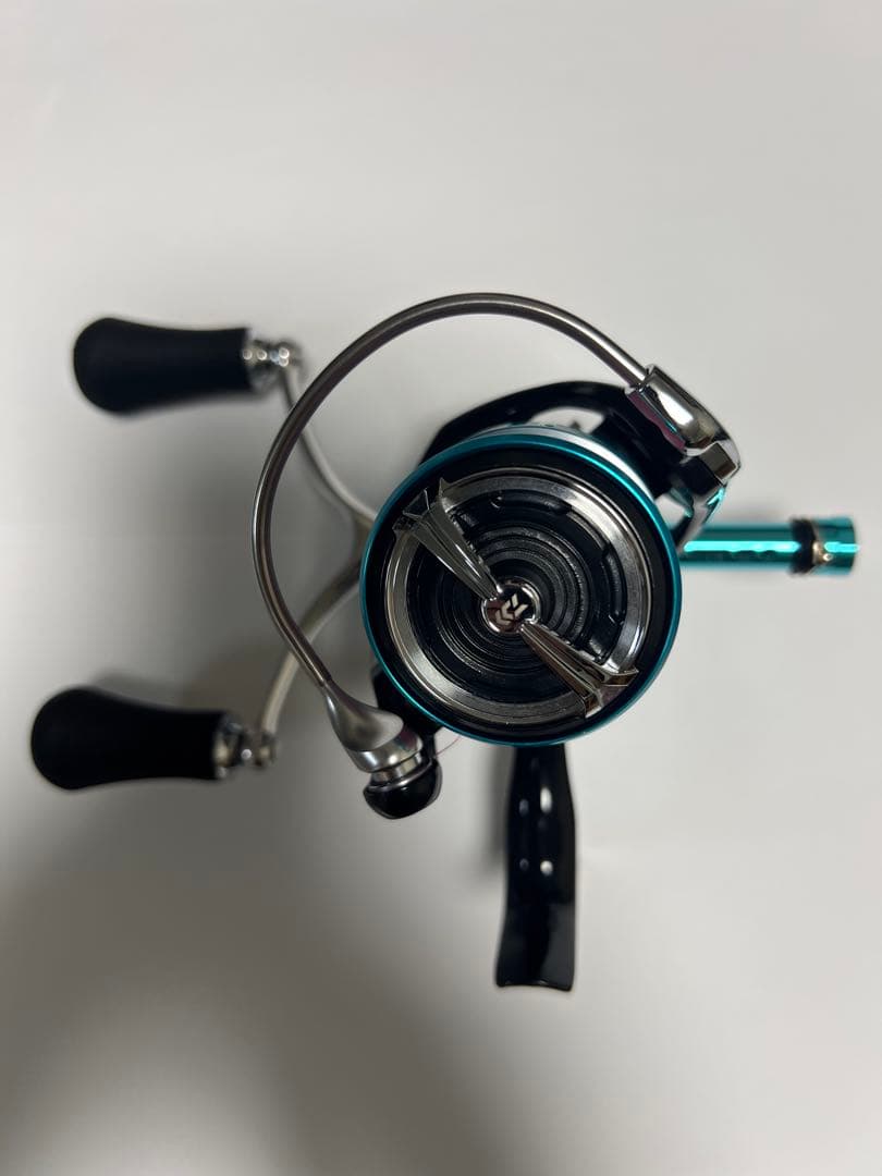 19エメラルダス LT2500S-DH スピニングリール