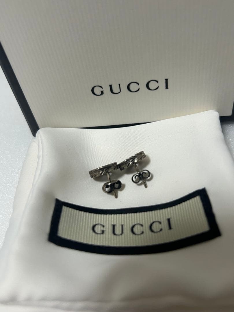 GUCCI インターロッキング　スタッズピアス