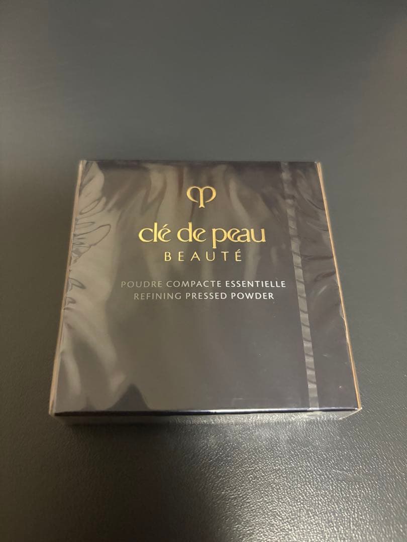 【新品未使用】クレドポーボーテプードルコンパクトエサンシエルn エレガントスリム