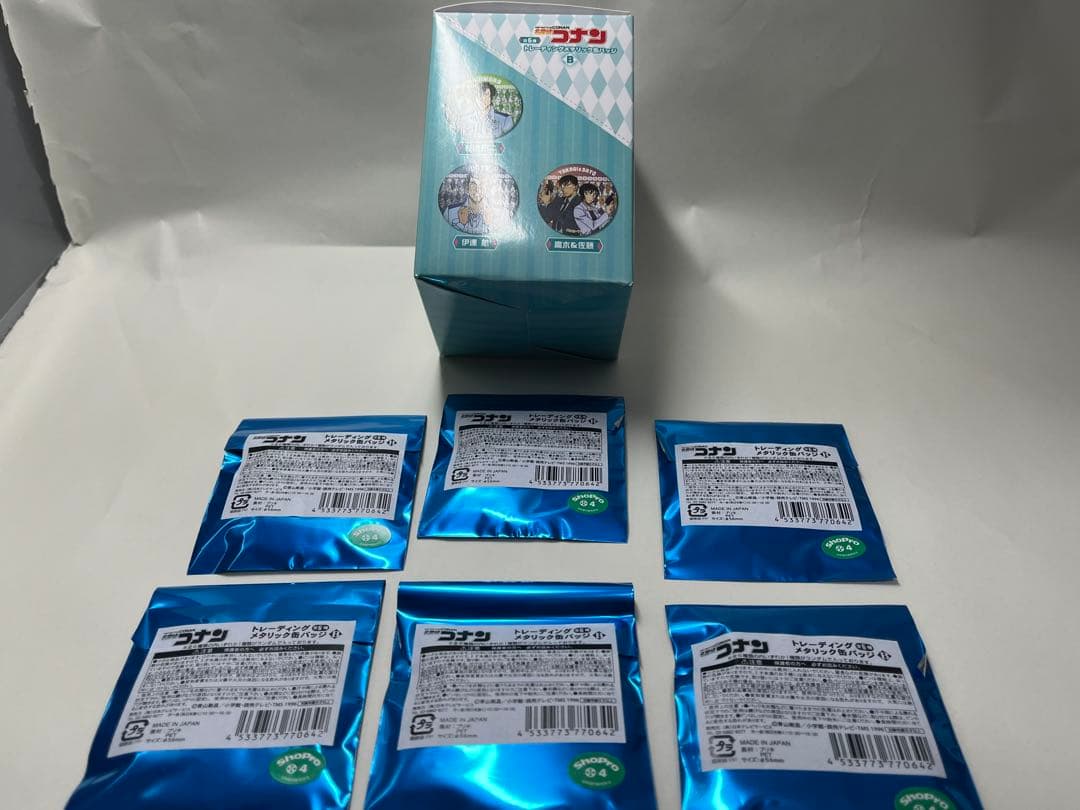 名探偵コナン トレーディングメタリック缶バッチ　全24個