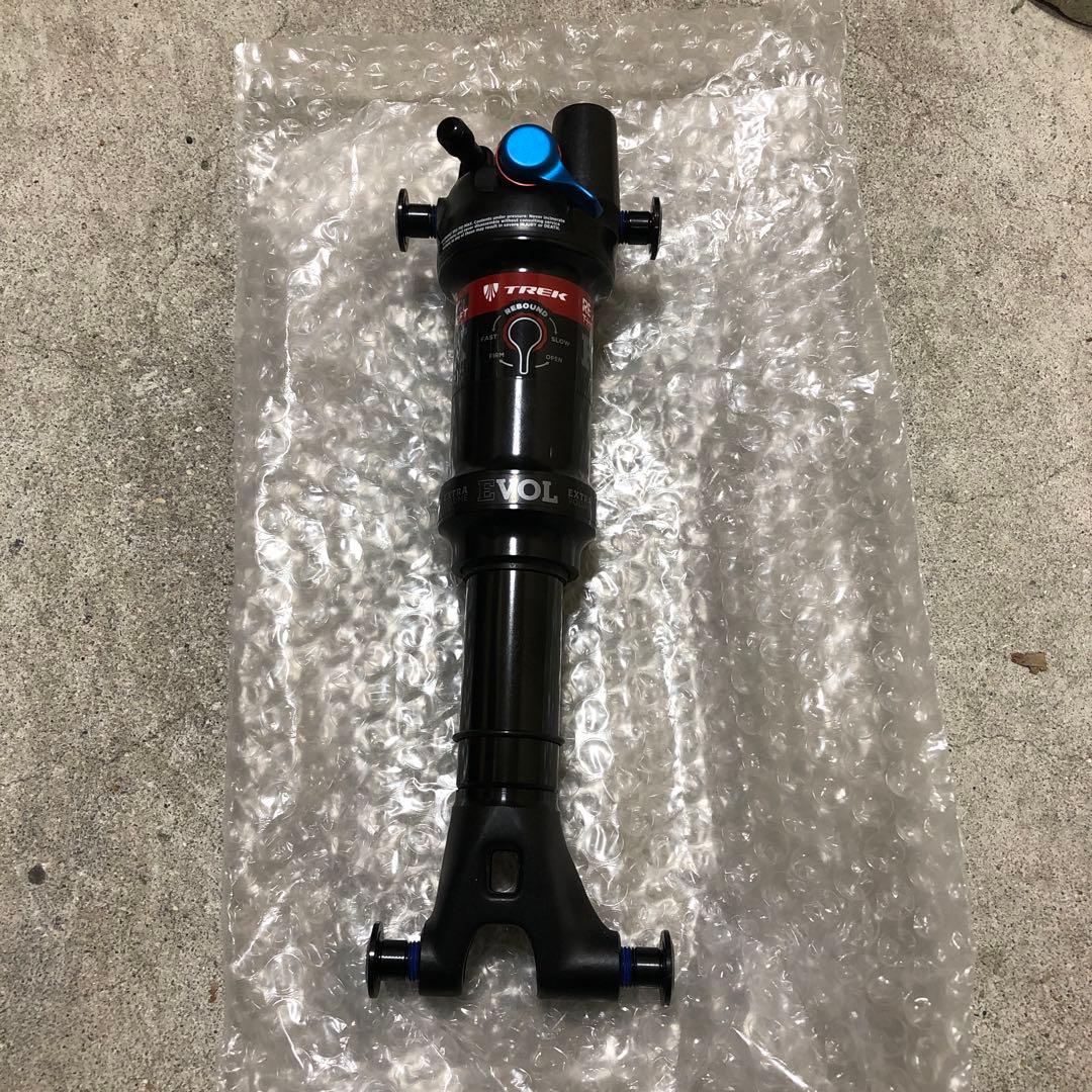 Fox リアサスペンション　走行100km以下