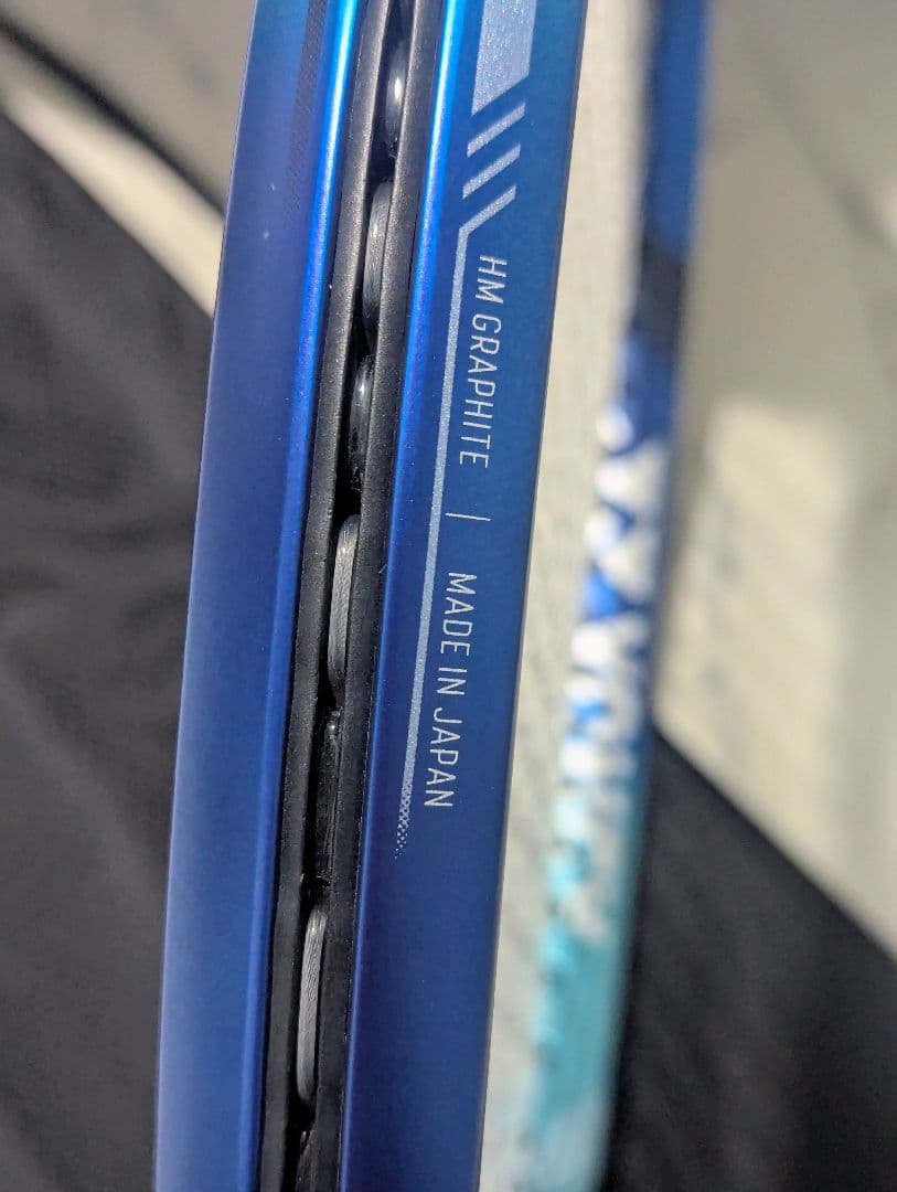 YONEX EZONE 100 テニスラケット　300g