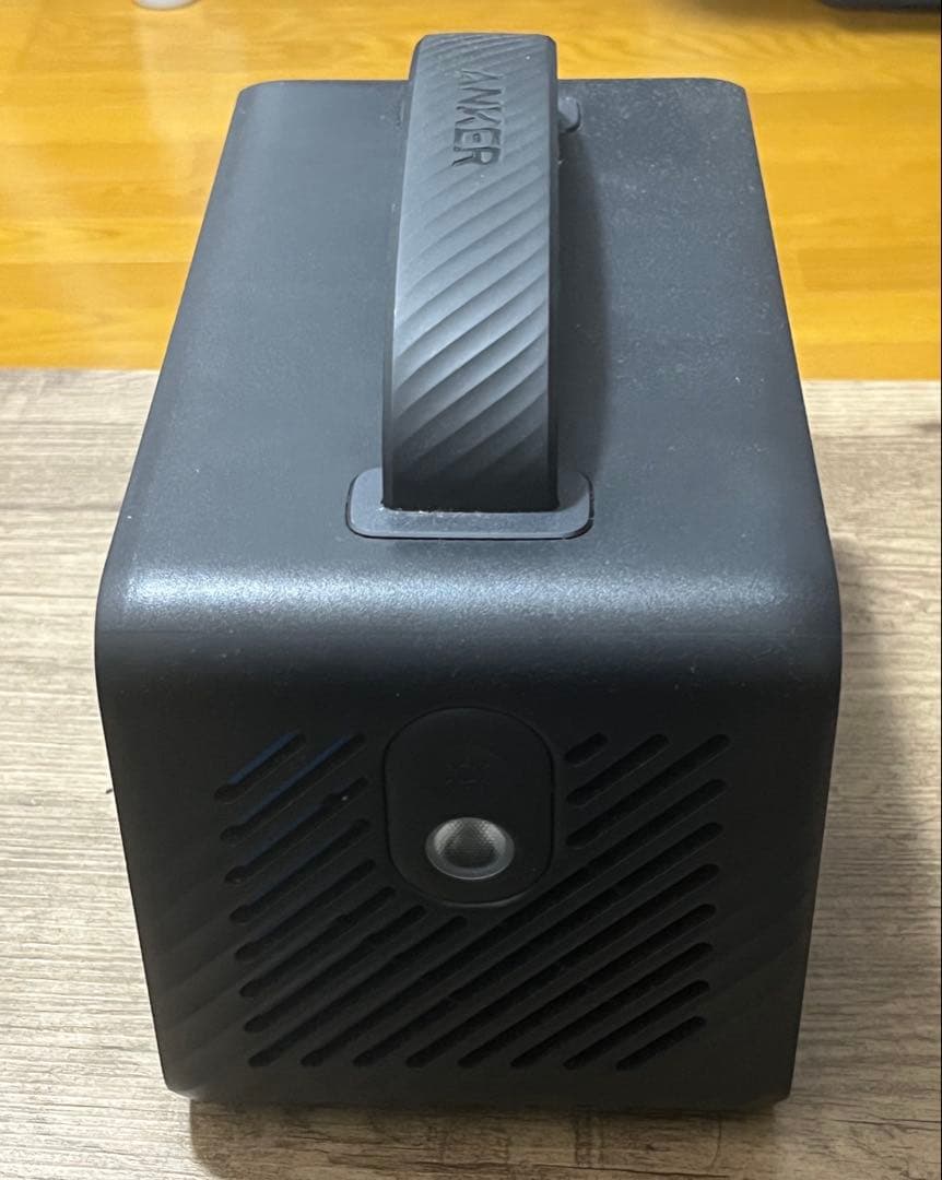 Anker PowerHouse II 400ポータブル電源