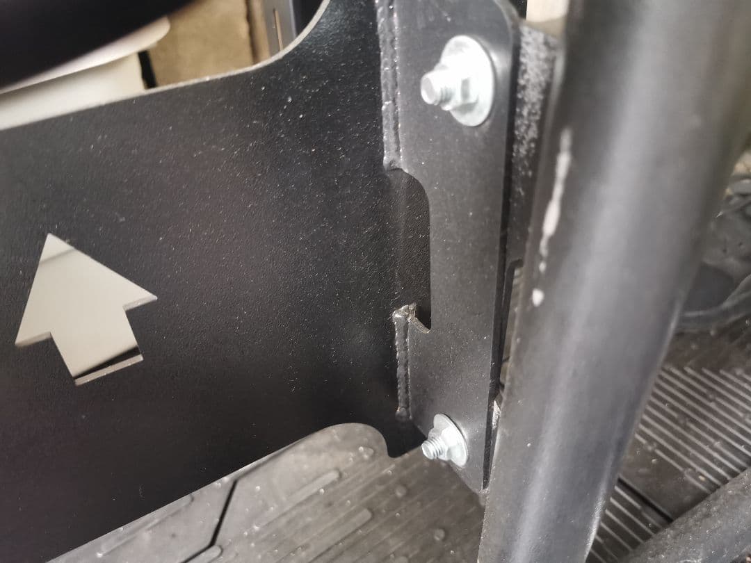 ジムニーJB64・ジムニーシエラJB74専用　リアゲート用キャリアラック　中古