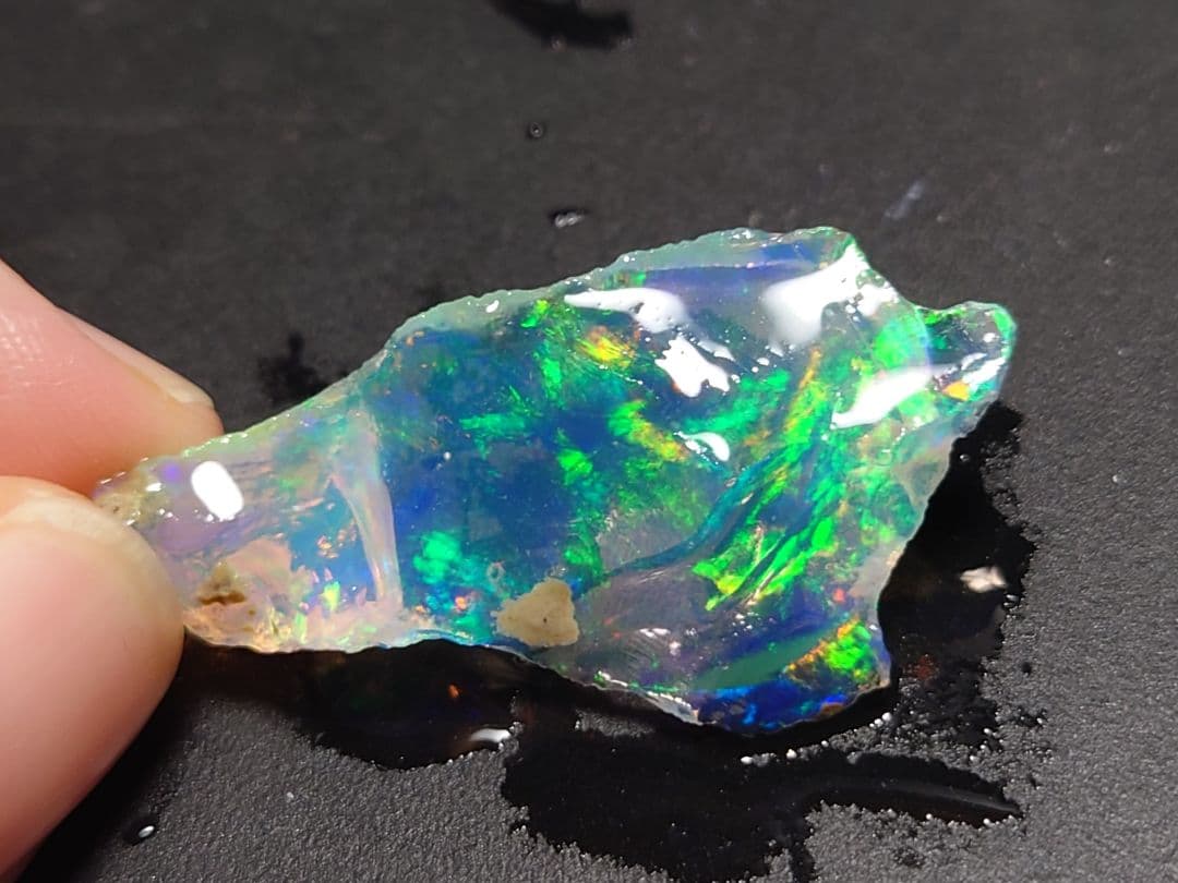 ウェロ産　チョーク　エチオピアオパール　標本　鉱物　原石　プレシャス　虹