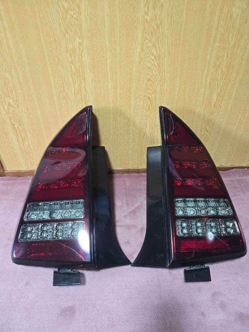 30プリウス クリスタルアイファイバーフルLEDテール　2個セット